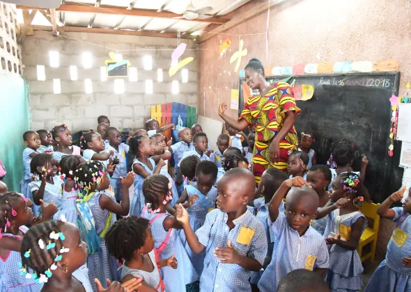 Preschool children in a overcrowded class in Gonzagueville, in the South of Côte d’Ivoire.